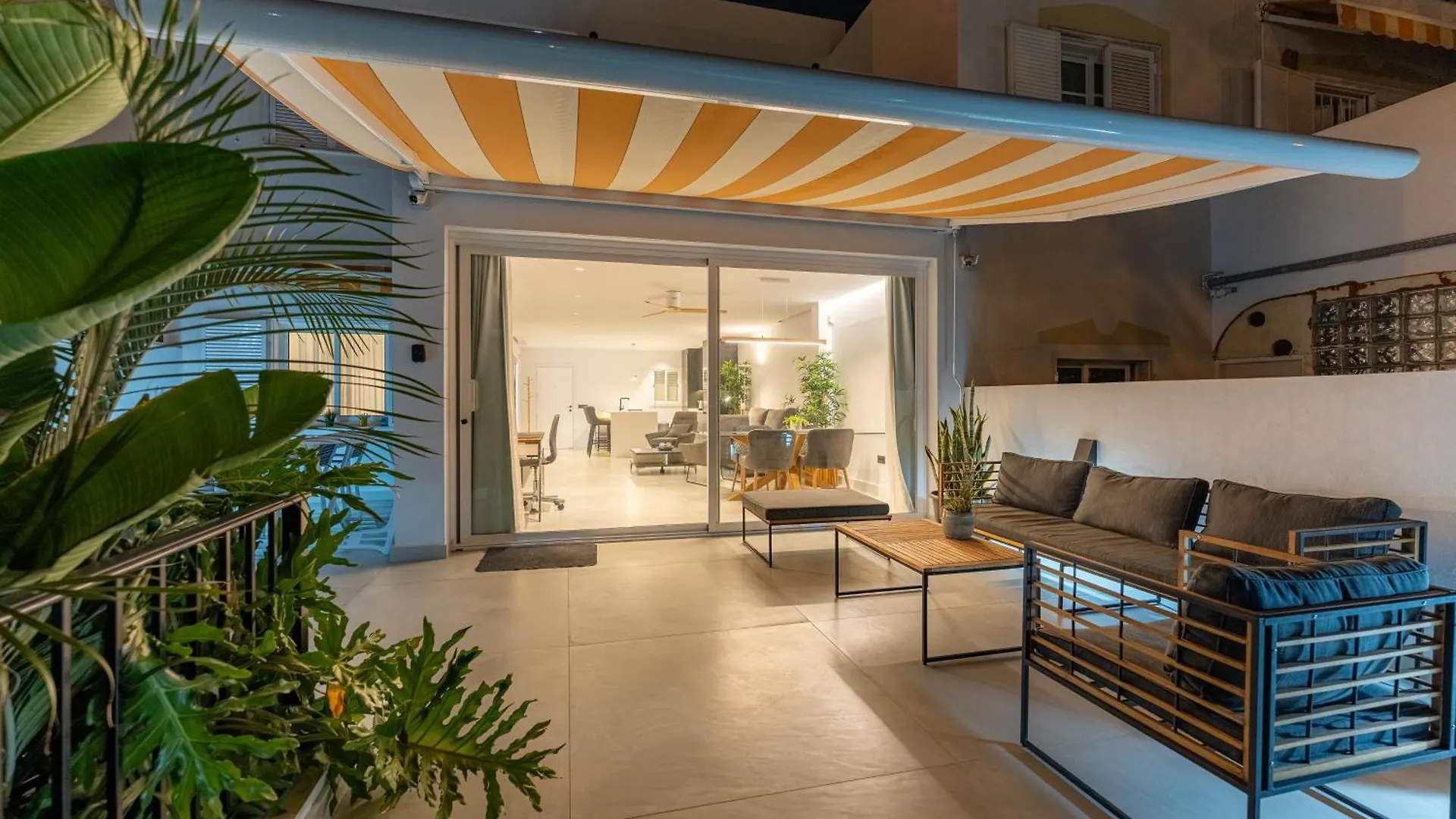 Apartment Designer Loft With Pool, With Gigantic Terrace And Private Parking & In The City Centre Costa Adeje