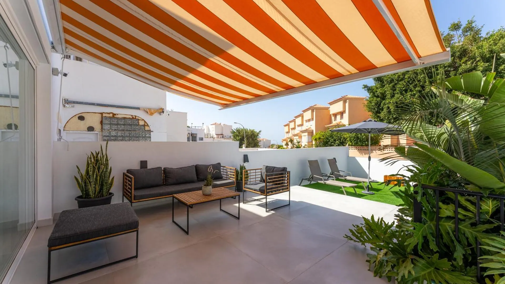 Designer Loft With Pool, With Gigantic Terrace And Private Parking & In The City Centre Costa Adeje  Apartment